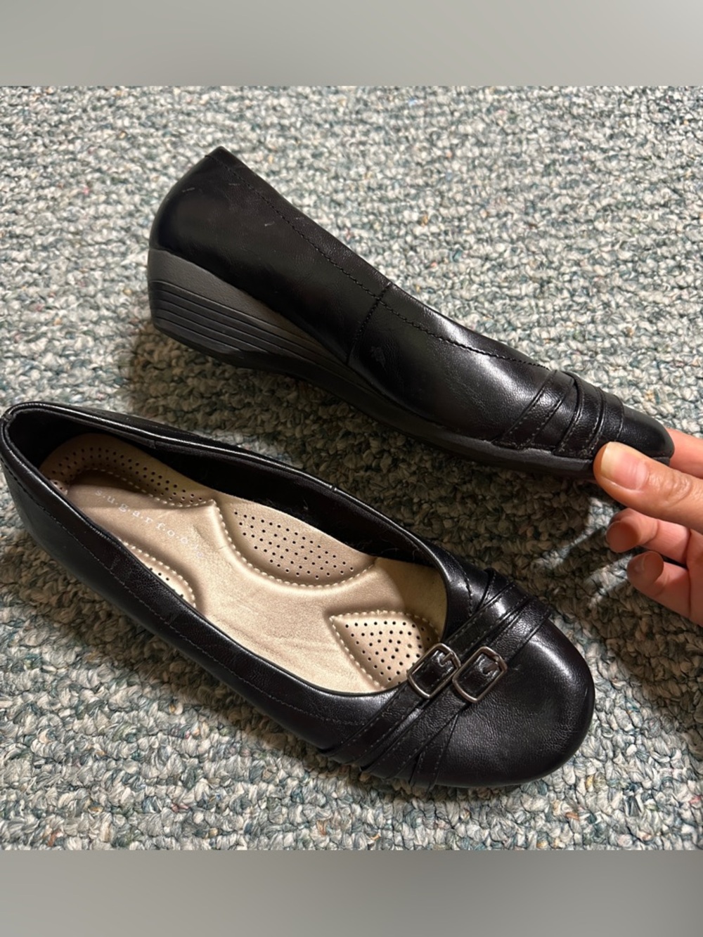 EUC Vintage Y2K Black Wedge Flats with Buckle Details